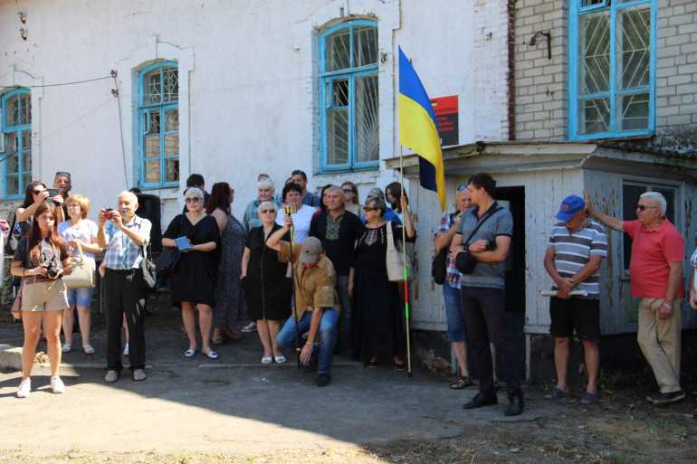 “Чув як у сусідній кімнаті катували людей”— в Дружківці відкрили музей спротиву українського Донбасу