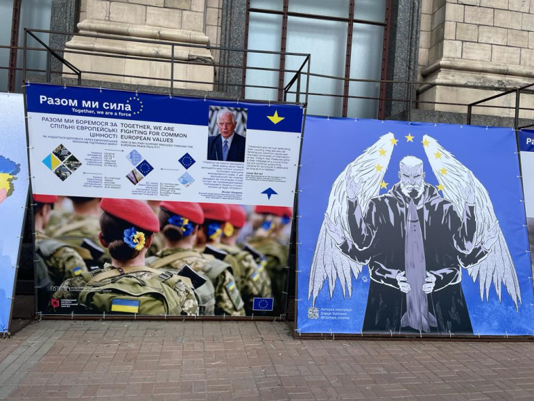 Україна вперше відзначає День Європи 9 травня: на Хрещатику запрацювала тематична виставка