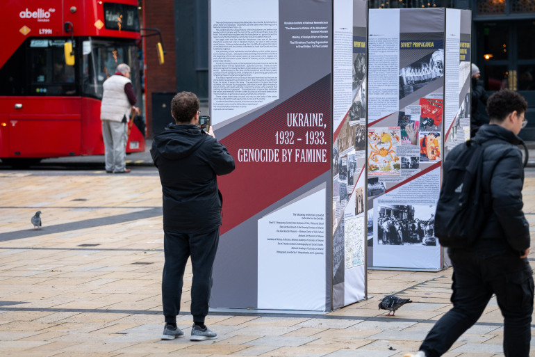 Виставку про Голодомор показали у Великій Британії до 90-х роковин геноциду