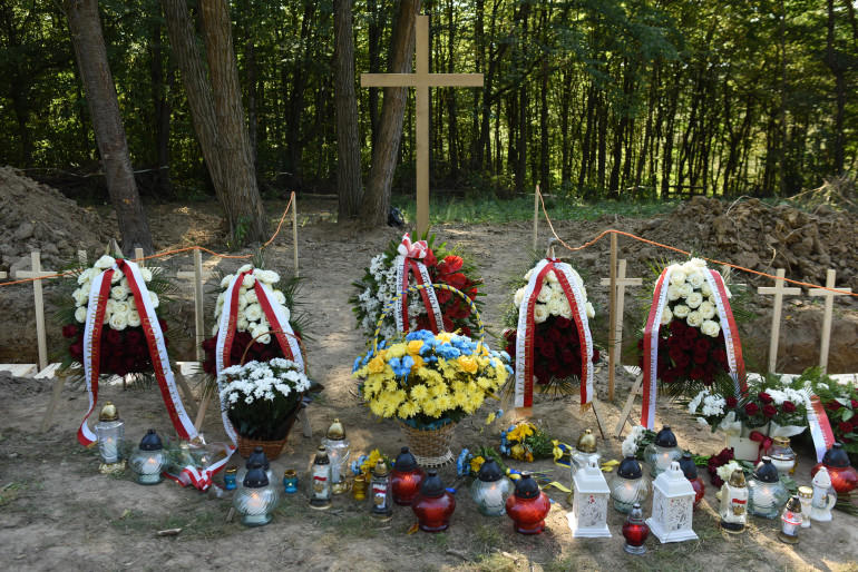 У Пужниках перепоховали 42 жертви