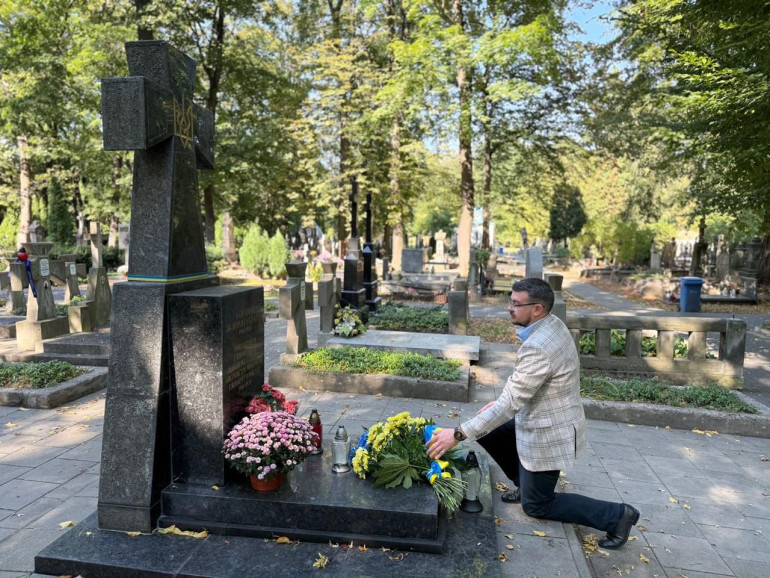 Голова УІНП вшанував пам'ять воїнів армії УНР у Варшаві