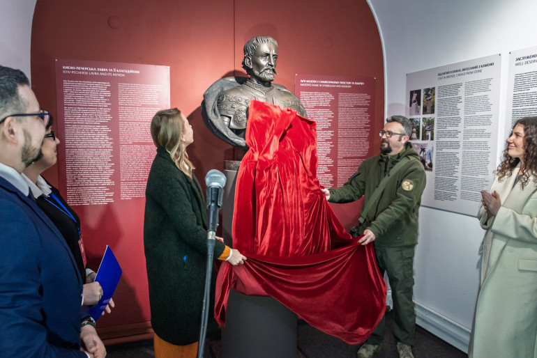 У Києво-Печерській лаврі відкрили погруддя Івана Мазепи