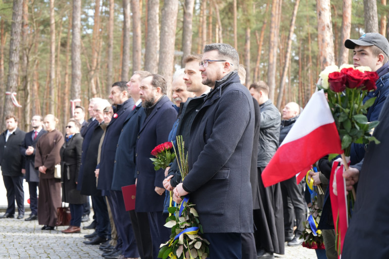 Голова УІНП долучився до вшанування жертв Катинського розстрілу у Биківні та пам'яті загиблих за Україну біля Стіни пам’яті