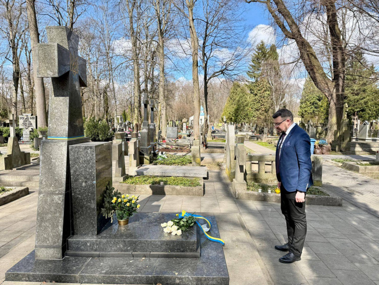 Голова УІНП вшанував пам'ять воїнів Армії УНР у Варшаві