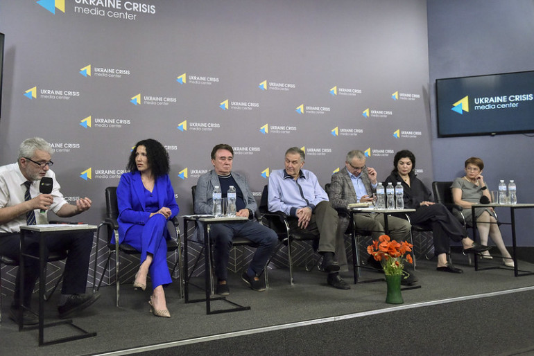 Перші битви на Луганщині: УІНП провів дискусію про початок Війни за Незалежність України.