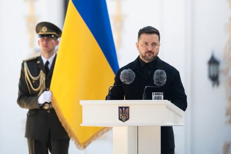 Історичні рішення в День Конституції України